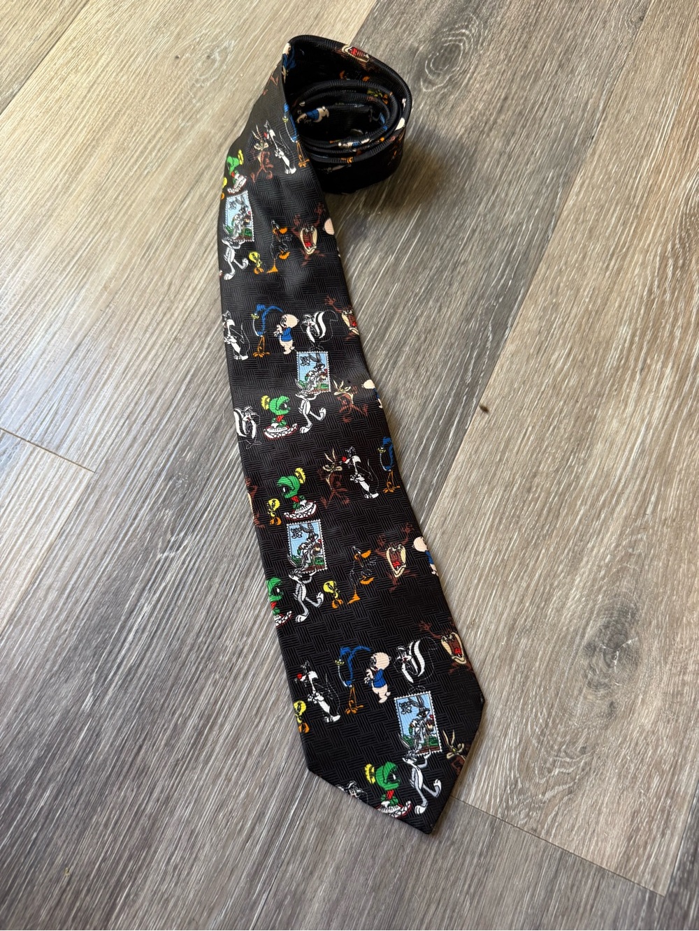 Vintage 1997 Looney Tunes Novelty Cartoon Print Men's Tie